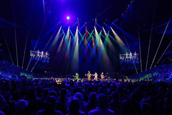 081024_HONDA_CENTER_0076