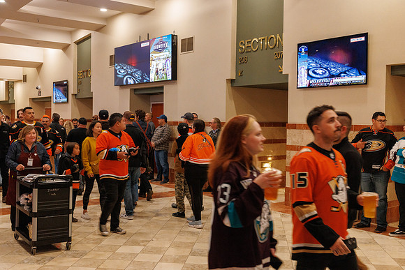101624_ANAHEIM_DUCKS_0213