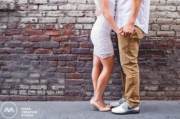ENGAGEMENT_BRICK_WALL_RUSTIC_VINTAGE_0159