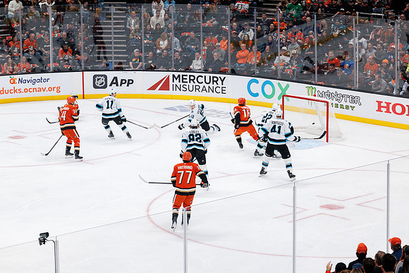 101624_ANAHEIM_DUCKS_0382