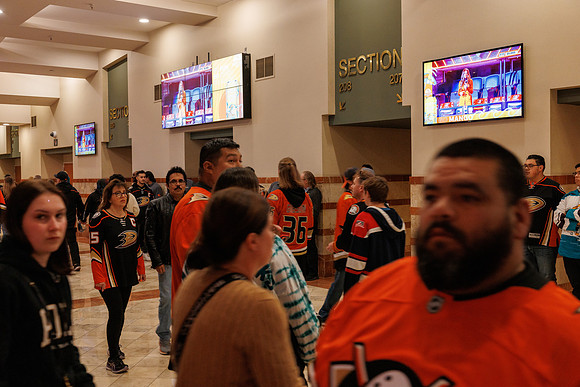 101624_ANAHEIM_DUCKS_0195
