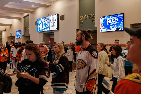 101624_ANAHEIM_DUCKS_0138