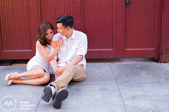 ENGAGEMENT_SESSION_RED_DOOR_0230