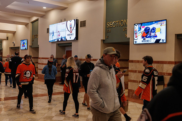 101624_ANAHEIM_DUCKS_0303
