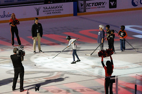 031125_ANAHEIM_DUCKS_1172