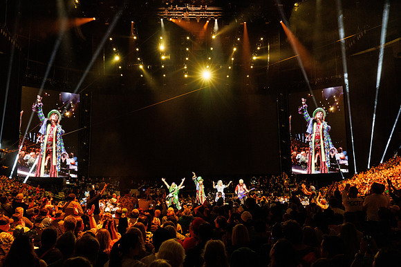 081024_HONDA_CENTER_0089