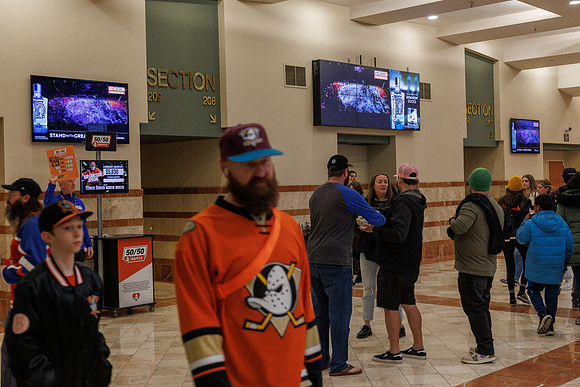 031125_ANAHEIM_DUCKS_0898