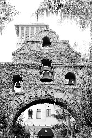 102211_FLOREZ_BW_0001