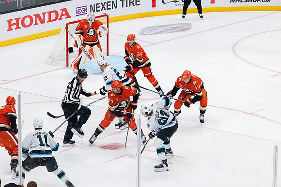 101624_ANAHEIM_DUCKS_0377