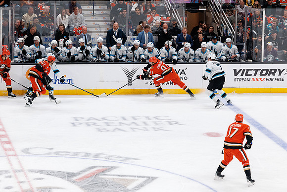 101624_ANAHEIM_DUCKS_0405