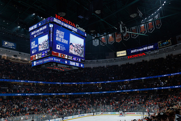 031125_ANAHEIM_DUCKS_1252