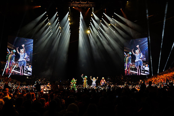 081024_HONDA_CENTER_0087