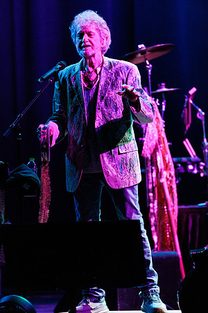 040325_GROVE_OF_ANAHEIM_083
