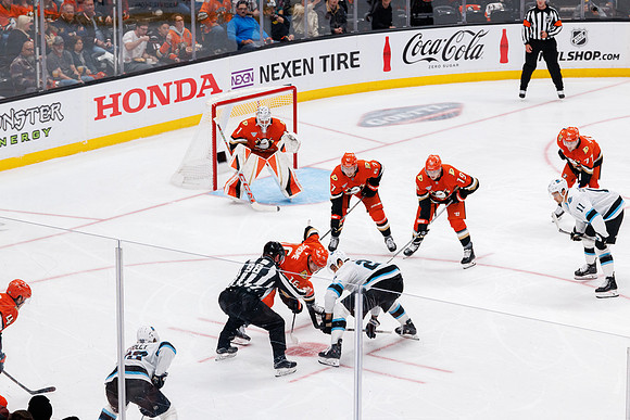 101624_ANAHEIM_DUCKS_0436