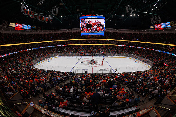 101624_ANAHEIM_DUCKS_1104