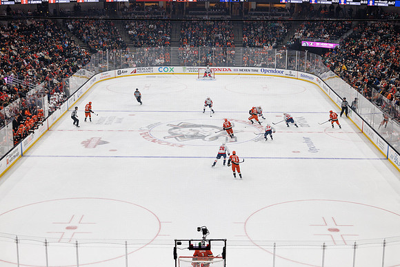 031125_ANAHEIM_DUCKS_1546