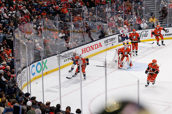 031125_ANAHEIM_DUCKS_1037