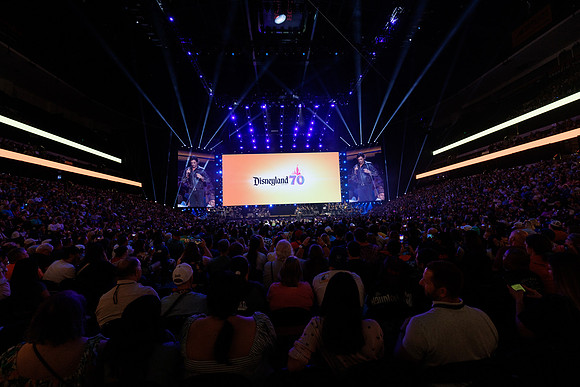081024_HONDA_CENTER_0173