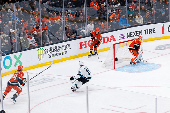 101624_ANAHEIM_DUCKS_0459